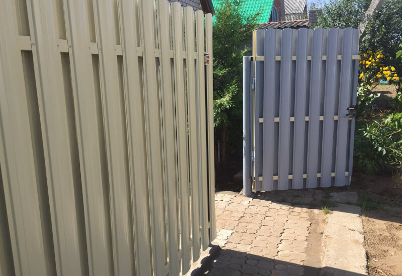 Забор из штакетника цвет RAL1014 бежевый сторона А и Б в Жезказгане фото 3